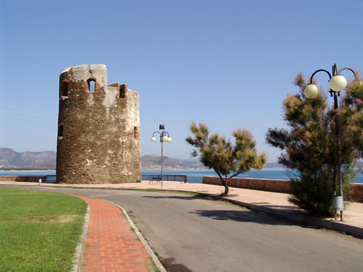 Monolocale Yellow سينيسكولا المظهر الخارجي الصورة